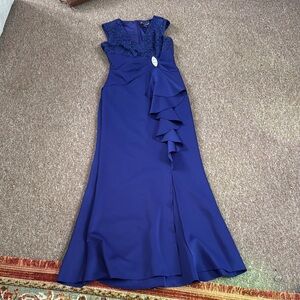 Elegant Blue Evening Gown